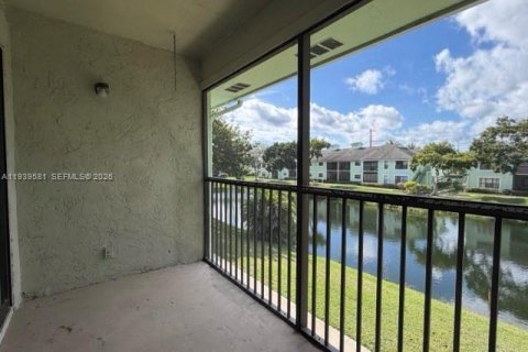 Copropriété à louer à Sunrise, Floride: 2 chambres, 83.61 m2 № 1997595 - photo 7
