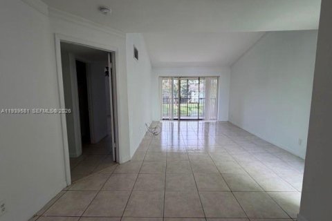 Copropriété à louer à Sunrise, Floride: 2 chambres, 83.61 m2 № 1997595 - photo 5