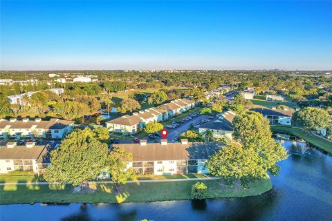 Copropriété à louer à Sunrise, Floride: 2 chambres, 83.61 m2 № 1997595 - photo 25