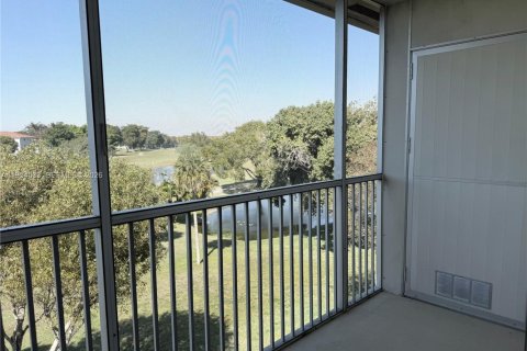 Купить кондоминиум в Пемброк-Пайнс, Флорида 1 спальня, 75.34м2, № 2011039 - фото 20