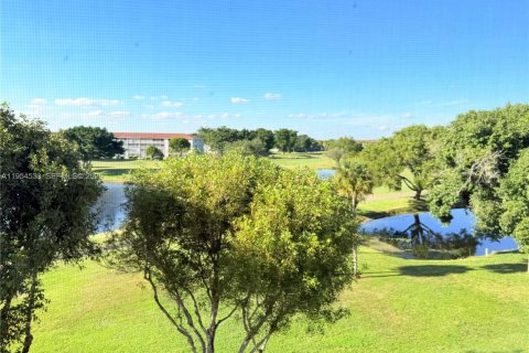 Купить кондоминиум в Пемброк-Пайнс, Флорида 1 спальня, 75.34м2, № 2011039 - фото 14