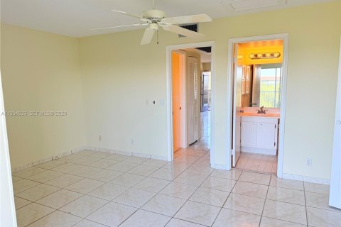 Купить кондоминиум в Пемброк-Пайнс, Флорида 1 спальня, 75.34м2, № 2011039 - фото 12