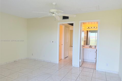 Купить кондоминиум в Пемброк-Пайнс, Флорида 1 спальня, 75.34м2, № 2011039 - фото 16