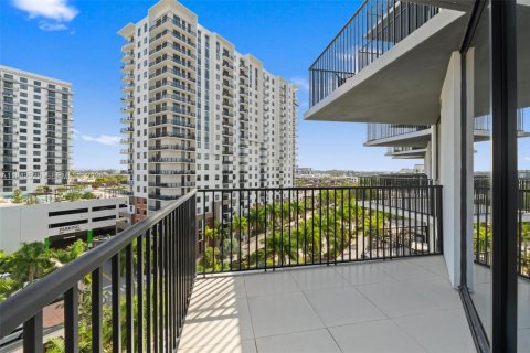 Condo in Doral, Florida, 1 bedroom  № 2003136 - photo 21