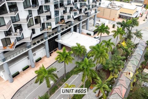 Condo in Doral, Florida, 1 bedroom  № 2003136 - photo 5