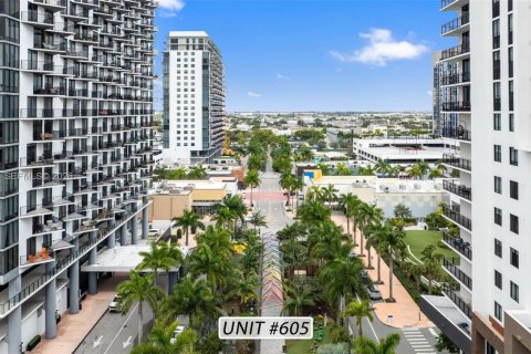 Condo in Doral, Florida, 1 bedroom  № 2003136 - photo 4