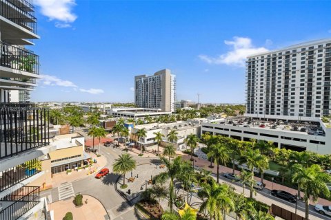 Condo in Doral, Florida, 1 bedroom  № 2003136 - photo 24
