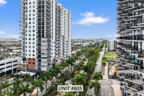 Condo in Doral, Florida, 1 bedroom  № 2003136 - photo 6