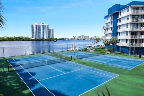 Copropriété à vendre à North Miami Beach, Floride: 2 chambres, 122.45 m2 № 1977819 - photo 22