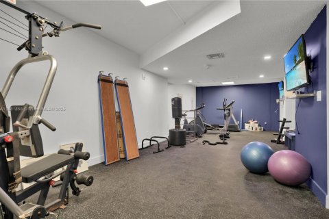 Copropriété à vendre à North Miami Beach, Floride: 2 chambres, 122.45 m2 № 1977819 - photo 29