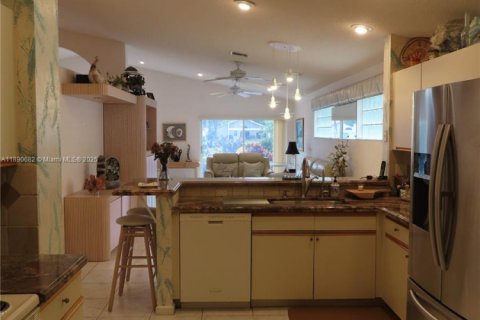 House in Boynton Beach, Florida 3 bedrooms, 203.18 sq.m. № 1945606 - photo 6
