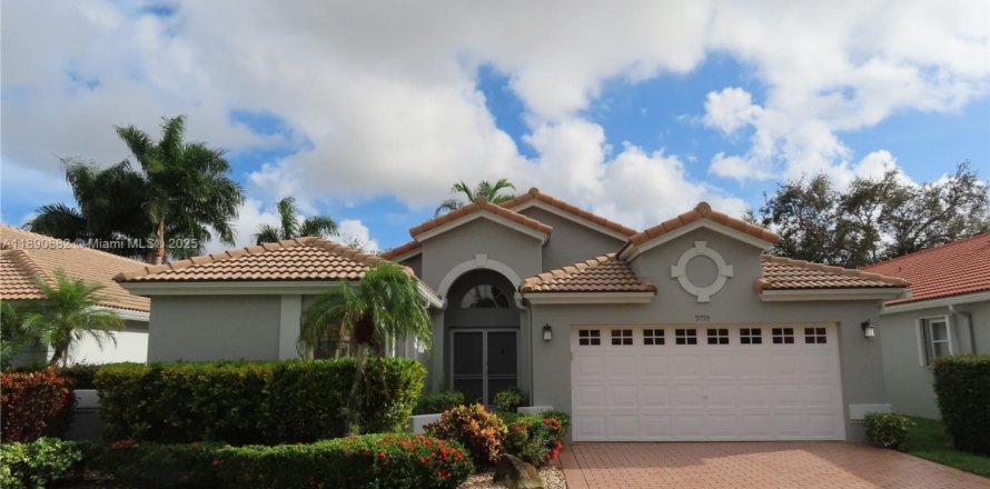 House in Boynton Beach, Florida 3 bedrooms, 203.18 sq.m. № 1945606
