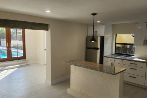 Casa en venta en Miami Springs, Florida, 5 dormitorios, 349.03 m2 № 1781949 - foto 13