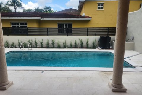 Casa en venta en Miami Springs, Florida, 5 dormitorios, 349.03 m2 № 1781949 - foto 19
