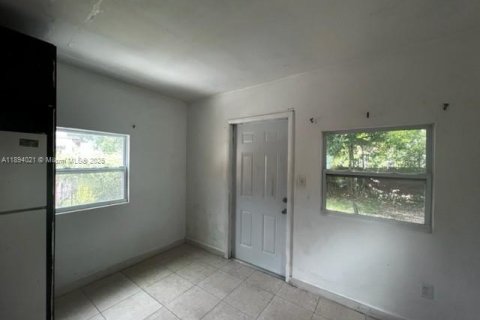 House in Miami, Florida 3 bedrooms, 106.47 sq.m. № 1945717 - photo 14