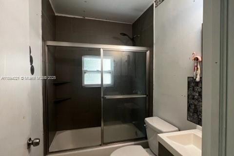 House in Miami, Florida 3 bedrooms, 106.47 sq.m. № 1945717 - photo 16