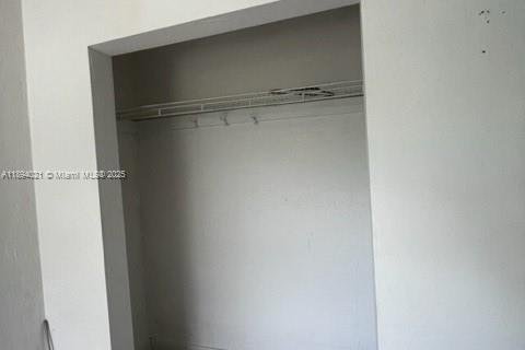 House in Miami, Florida 3 bedrooms, 106.47 sq.m. № 1945717 - photo 8