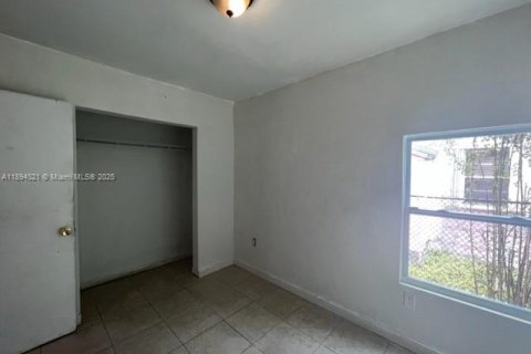 House in Miami, Florida 3 bedrooms, 106.47 sq.m. № 1945717 - photo 5
