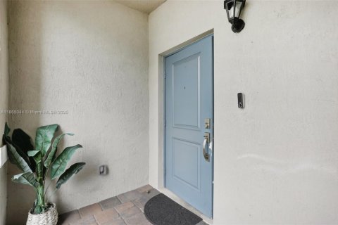 Townhouse in Homestead, Florida 3 bedrooms, 159.05 sq.m. № 1893282 - photo 4