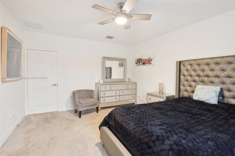 Townhouse in Homestead, Florida 3 bedrooms, 159.05 sq.m. № 1893282 - photo 21