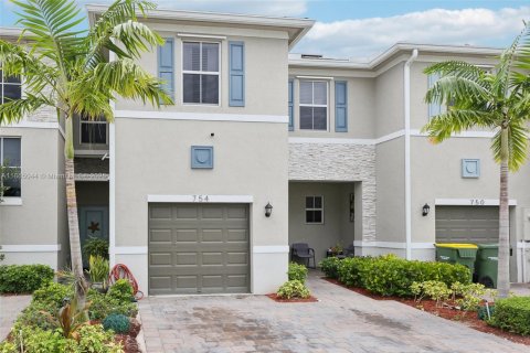 Townhouse in Homestead, Florida 3 bedrooms, 159.05 sq.m. № 1893282 - photo 1