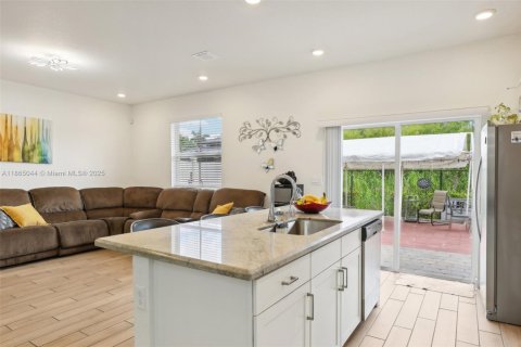 Townhouse in Homestead, Florida 3 bedrooms, 159.05 sq.m. № 1893282 - photo 9