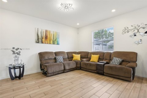 Townhouse in Homestead, Florida 3 bedrooms, 159.05 sq.m. № 1893282 - photo 7