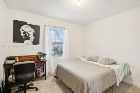 Townhouse in Homestead, Florida 3 bedrooms, 159.05 sq.m. № 1893282 - photo 15