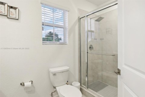 Townhouse in Homestead, Florida 3 bedrooms, 159.05 sq.m. № 1893282 - photo 24