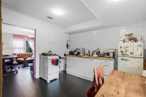 Commercial property in Miami, Florida 195.93 sq.m. № 1992622 - photo 20