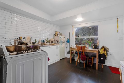 Commercial property in Miami, Florida 195.93 sq.m. № 1992622 - photo 21