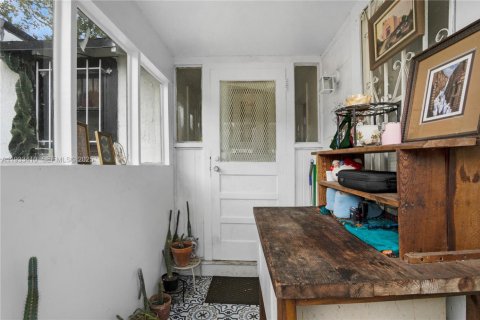 Commercial property in Miami, Florida 195.93 sq.m. № 1992622 - photo 29