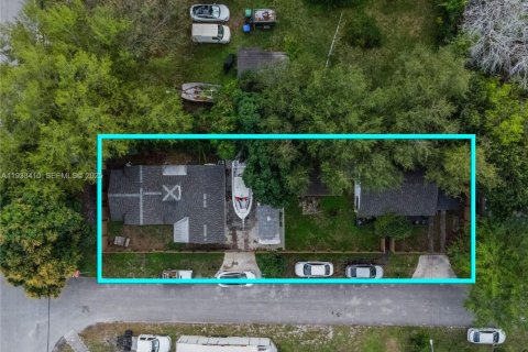 Commercial property in Miami, Florida 195.93 sq.m. № 1992622 - photo 1