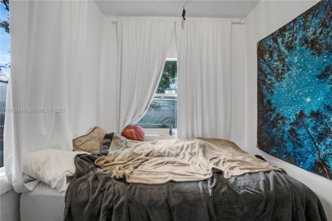 Commercial property in Miami, Florida 195.93 sq.m. № 1992622 - photo 26