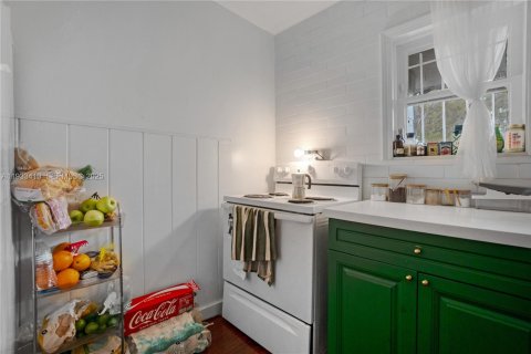 Commercial property in Miami, Florida 195.93 sq.m. № 1992622 - photo 14