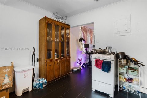 Commercial property in Miami, Florida 195.93 sq.m. № 1992622 - photo 24