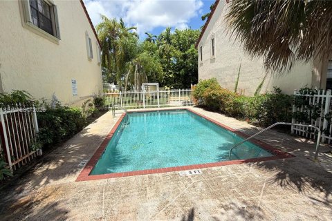 Copropriété à louer à Coral Springs, Floride: 2 chambres, 79.9 m2 № 2087889 - photo 2