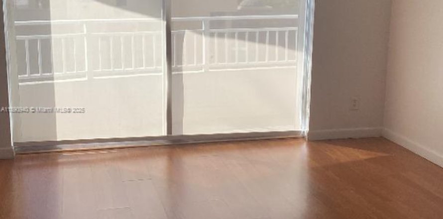Condo in Miami, Florida, 1 bedroom  № 1944729