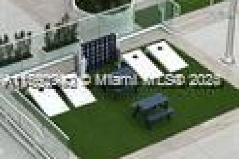 Condo in Miami, Florida, 1 bedroom  № 1944729 - photo 5