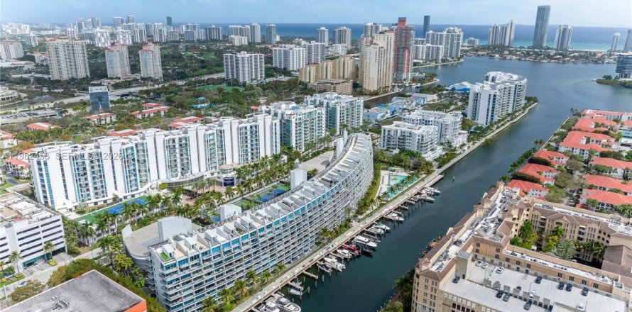 Кондоминиум с 4 спальнями в Авентура, Флорида № 2047090