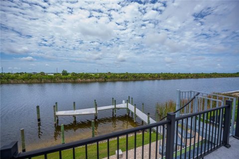 Villa ou maison à vendre à Port Charlotte, Floride: 3 chambres, 150.69 m2 № 2229109 - photo 8