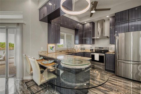 Villa ou maison à vendre à Port Charlotte, Floride: 3 chambres, 150.69 m2 № 2229109 - photo 4