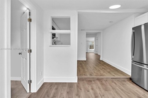 Villa ou maison à vendre à Miami, Floride: 3 chambres № 2005275 - photo 19