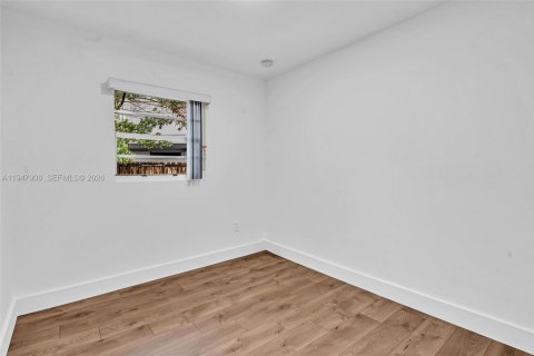 Villa ou maison à vendre à Miami, Floride: 3 chambres № 2005275 - photo 22