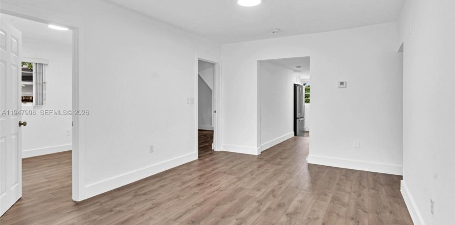 Villa ou maison à Miami, Floride 3 chambres № 2005275