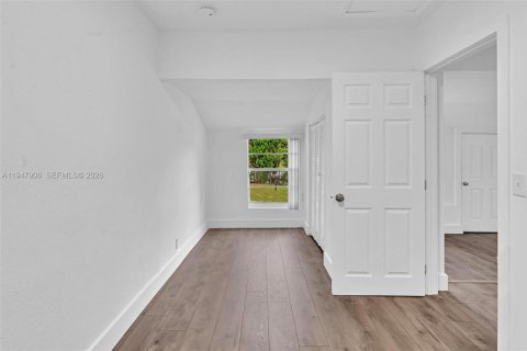 Villa ou maison à vendre à Miami, Floride: 3 chambres № 2005275 - photo 6