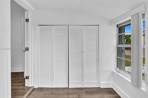 Villa ou maison à vendre à Miami, Floride: 3 chambres № 2005275 - photo 25