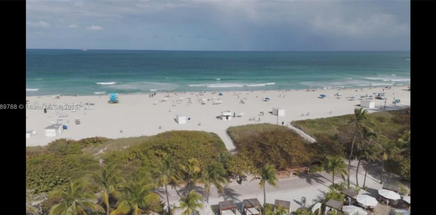 Condo in Miami Beach, Florida, 1 bedroom № 1933608