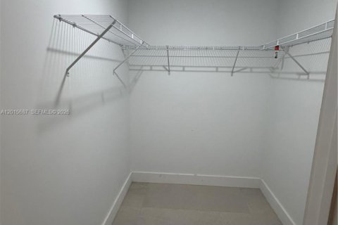 Villa ou maison à louer à Miami, Floride: 2 chambres, 92.16 m2 № 2084846 - photo 5