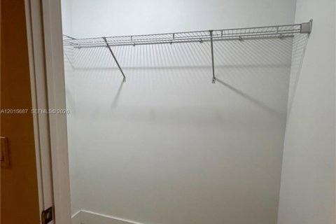 Villa ou maison à louer à Miami, Floride: 2 chambres, 92.16 m2 № 2084846 - photo 7